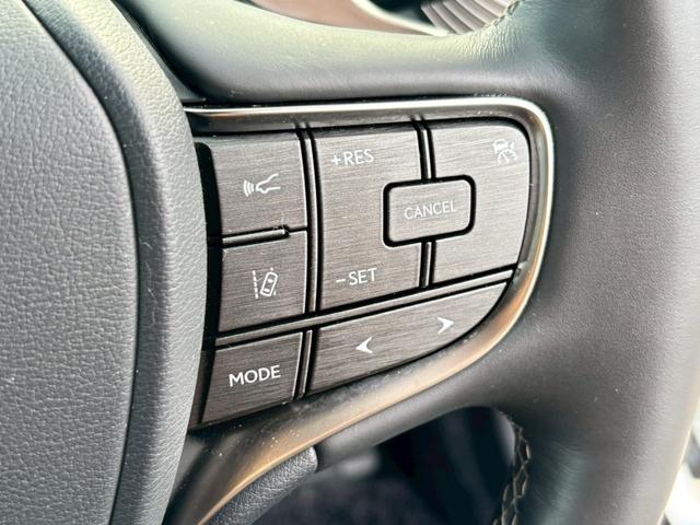 LS LS500h Iパッケージ 衝突被害軽減ブレーキ サンルーフ 純正ナビ 全方位カメラ ETC 黒本革シート パワーシート シートヒーター シートベンチレーション 20インチアルミ 電動トランク スマートキー2本 カードキー1本(42枚目)