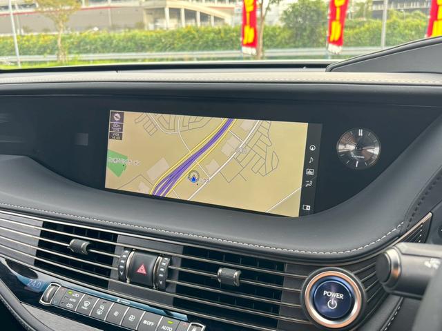 LS LS500h Iパッケージ 衝突被害軽減ブレーキ サンルーフ 純正ナビ 全方位カメラ ETC 黒本革シート パワーシート シートヒーター シートベンチレーション 20インチアルミ 電動トランク スマートキー2本 カードキー1本(47枚目)