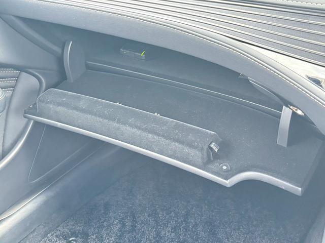 LS LS500h Iパッケージ 衝突被害軽減ブレーキ サンルーフ 純正ナビ 全方位カメラ ETC 黒本革シート パワーシート シートヒーター シートベンチレーション 20インチアルミ 電動トランク スマートキー2本 カードキー1本(55枚目)
