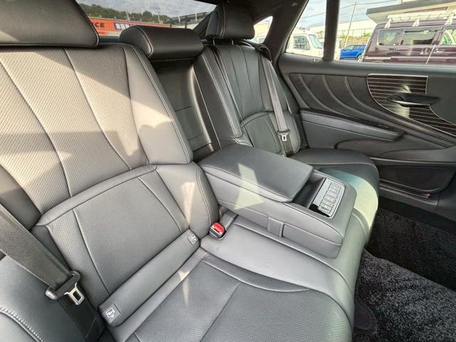 LS LS500h Iパッケージ 衝突被害軽減ブレーキ サンルーフ 純正ナビ 全方位カメラ ETC 黒本革シート パワーシート シートヒーター シートベンチレーション 20インチアルミ 電動トランク スマートキー2本 カードキー1本(65枚目)