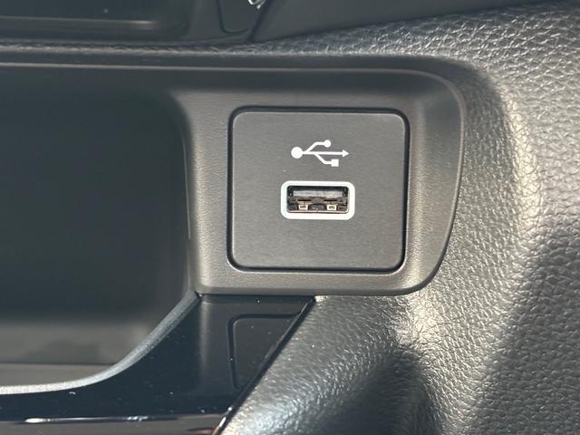 ヴェゼル ｅ：ＨＥＶ　Ｚ　登録済未使用車　ホンダコネクトナビ　全方位カメラ　ＥＴＣ２．０　ＬＥＤヘッドライト　パワーバックドア　前席シートヒーター　ステアリングヒーター　プレミアムオーディオ　ブラインドスポットモニター（51枚目）