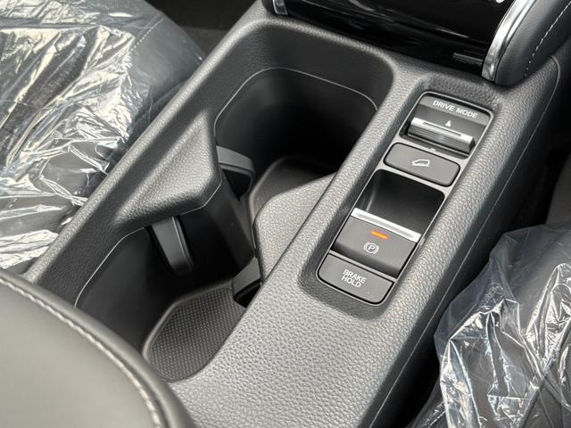 ヴェゼル ｅ：ＨＥＶ　Ｚ　登録済未使用車　ホンダコネクトナビ　全方位カメラ　ＥＴＣ２．０　ＬＥＤヘッドライト　パワーバックドア　前席シートヒーター　ステアリングヒーター　プレミアムオーディオ　ブラインドスポットモニター（58枚目）