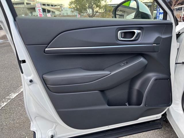 ヴェゼル ｅ：ＨＥＶ　Ｚ　登録済未使用車　ホンダコネクトナビ　全方位カメラ　ＥＴＣ２．０　ＬＥＤヘッドライト　パワーバックドア　前席シートヒーター　ステアリングヒーター　プレミアムオーディオ　ブラインドスポットモニター（67枚目）