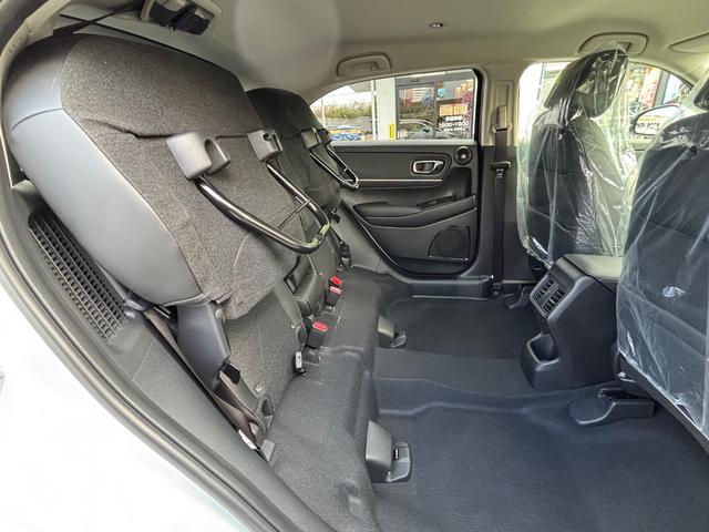 ヴェゼル ｅ：ＨＥＶ　Ｚ　登録済未使用車　ホンダコネクトナビ　全方位カメラ　ＥＴＣ２．０　ＬＥＤヘッドライト　パワーバックドア　前席シートヒーター　ステアリングヒーター　プレミアムオーディオ　ブラインドスポットモニター（73枚目）