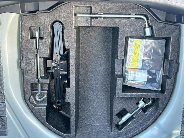 デミオ １３Ｓ　衝突被害軽減ブレーキ　純正メモリーナビ　フルセグＴＶ　ＣＤ／ＤＶＤ　バックカメラ　ＥＴＣ　フロントドライブレコーダー　キーレス　プッシュスタート　１５インチタイヤホイール　電動格納ドアミラー（66枚目）