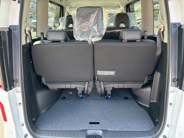 セレナ ｅ－パワー　ハイウェイスターＶ　ニッサンコネクトナビ　アラウンドビューモニター　インテリジェントルームミラー　ブラインドスポットモニター　ＥＴＣ２．０　前後ドラレコ　前後４席シートヒーター　ステアリングヒーター　マット　バイザー（76枚目）