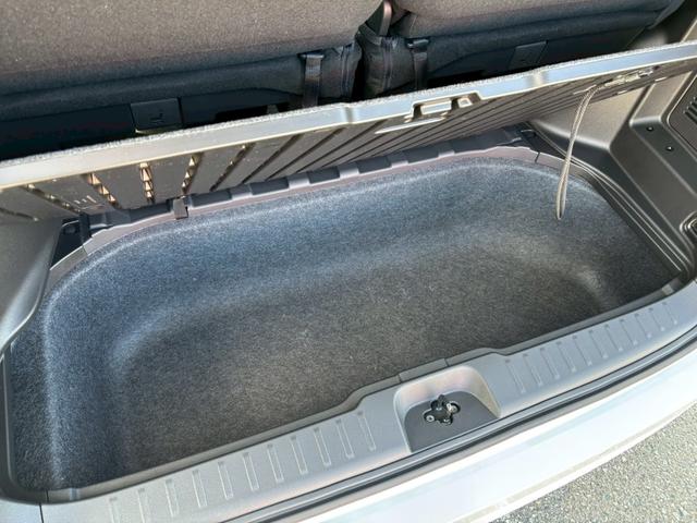 セレナ ｅ－パワー　ハイウェイスターＶ　ニッサンコネクトナビ　アラウンドビューモニター　インテリジェントルームミラー　ブラインドスポットモニター　ＥＴＣ２．０　前後ドラレコ　前後４席シートヒーター　ステアリングヒーター　マット　バイザー（77枚目）