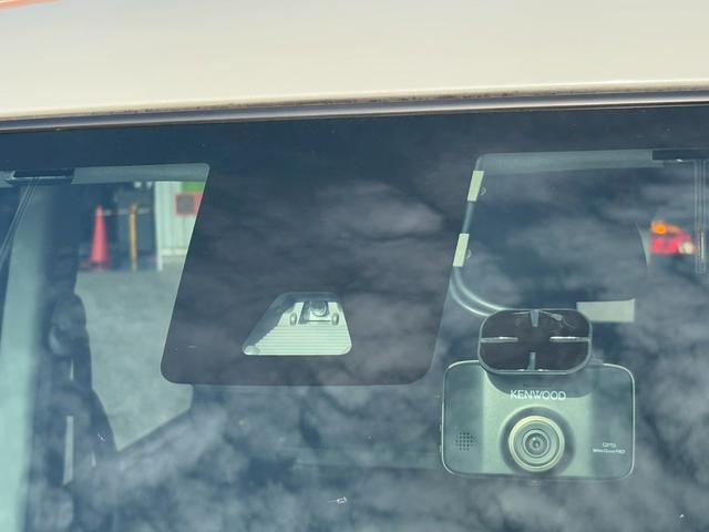 トール カスタムＧ　ターボ　ＳＡＩＩ　衝突被害軽減ブレーキ　両側パワースライドドア　ＬＥＤヘッドライト　ＬＥＤフォグ　１５インチアルミ　オートクルーズ　メモリーナビ　フルセグＴＶ　バックカメラ　ＥＴＣ　オートエアコン　スマートキー２本（26枚目）