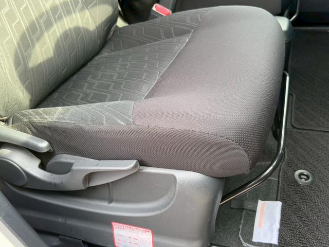 トール カスタムＧ　ターボ　ＳＡＩＩ　衝突被害軽減ブレーキ　両側パワースライドドア　ＬＥＤヘッドライト　ＬＥＤフォグ　１５インチアルミ　オートクルーズ　メモリーナビ　フルセグＴＶ　バックカメラ　ＥＴＣ　オートエアコン　スマートキー２本（57枚目）