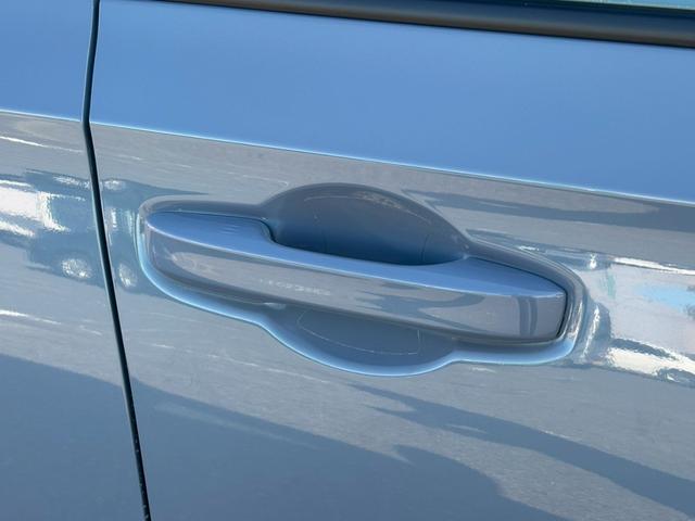 シビック ｅ：ＨＥＶ　ホンダコネクトディスプレイ　ＢＯＳＥサウンドシステム　ＬＥＤヘッドライト　ＬＥＤフォグ　パワーシート運転席助手席　シートヒーター運転席助手席　アダプティブクルーズコントロール　スマートキー２本（23枚目）