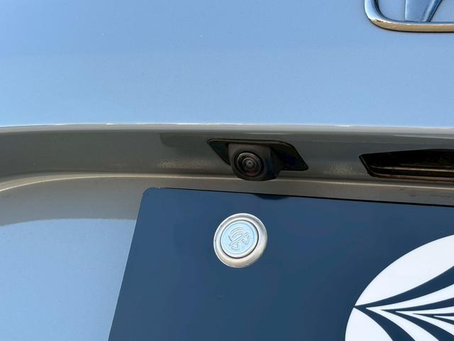 シビック ｅ：ＨＥＶ　ホンダコネクトディスプレイ　ＢＯＳＥサウンドシステム　ＬＥＤヘッドライト　ＬＥＤフォグ　パワーシート運転席助手席　シートヒーター運転席助手席　アダプティブクルーズコントロール　スマートキー２本（26枚目）