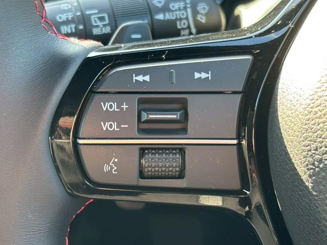 シビック ｅ：ＨＥＶ　ホンダコネクトディスプレイ　ＢＯＳＥサウンドシステム　ＬＥＤヘッドライト　ＬＥＤフォグ　パワーシート運転席助手席　シートヒーター運転席助手席　アダプティブクルーズコントロール　スマートキー２本（43枚目）