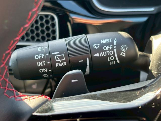 シビック ｅ：ＨＥＶ　ホンダコネクトディスプレイ　ＢＯＳＥサウンドシステム　ＬＥＤヘッドライト　ＬＥＤフォグ　パワーシート運転席助手席　シートヒーター運転席助手席　アダプティブクルーズコントロール　スマートキー２本（46枚目）