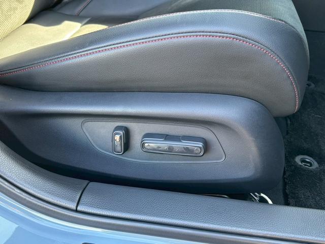 シビック ｅ：ＨＥＶ　ホンダコネクトディスプレイ　ＢＯＳＥサウンドシステム　ＬＥＤヘッドライト　ＬＥＤフォグ　パワーシート運転席助手席　シートヒーター運転席助手席　アダプティブクルーズコントロール　スマートキー２本（69枚目）