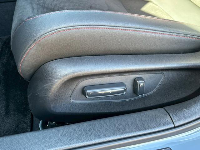 シビック ｅ：ＨＥＶ　ホンダコネクトディスプレイ　ＢＯＳＥサウンドシステム　ＬＥＤヘッドライト　ＬＥＤフォグ　パワーシート運転席助手席　シートヒーター運転席助手席　アダプティブクルーズコントロール　スマートキー２本（70枚目）