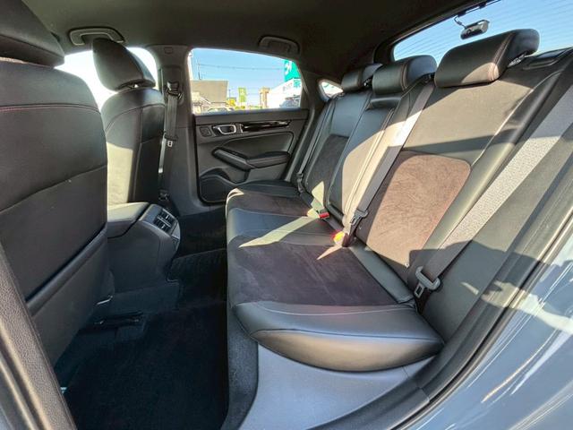 シビック ｅ：ＨＥＶ　ホンダコネクトディスプレイ　ＢＯＳＥサウンドシステム　ＬＥＤヘッドライト　ＬＥＤフォグ　パワーシート運転席助手席　シートヒーター運転席助手席　アダプティブクルーズコントロール　スマートキー２本（73枚目）