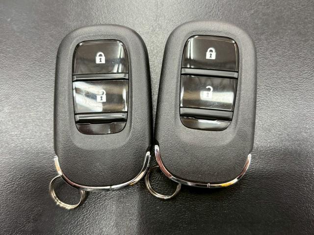 シビック ｅ：ＨＥＶ　ホンダコネクトディスプレイ　ＢＯＳＥサウンドシステム　ＬＥＤヘッドライト　ＬＥＤフォグ　パワーシート運転席助手席　シートヒーター運転席助手席　アダプティブクルーズコントロール　スマートキー２本（80枚目）