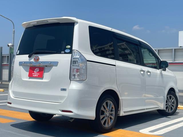 ヴォクシー ＺＳ　煌ＩＩ　ナビ　バックカメラ　ＥＴＣ　ＨＩＤヘッドライト　フォグランプ　両側パワースライドドア　７人乗り　１６インチアルミホイル　スマートキー　プッシュスタートシステム（10枚目）