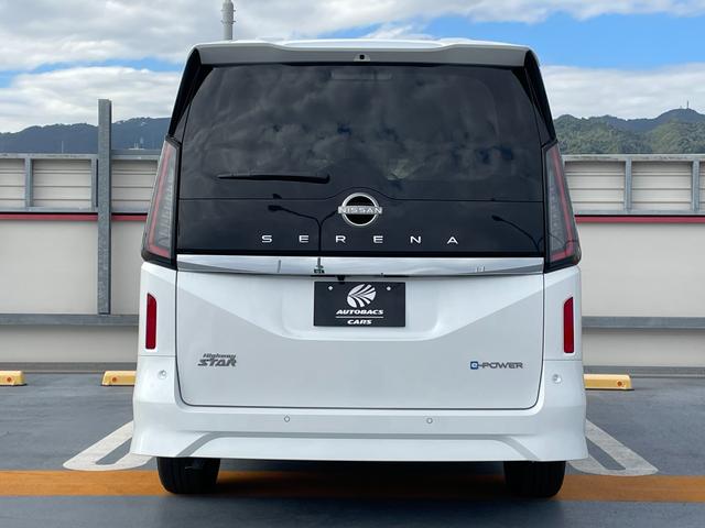 セレナ e-パワー ハイウェイスターV 新車 日産コネクトナビ アラウンドビューモニター ETC2.0 SOSコール ホットプラスパッケージ LEDヘッド 防水シート インテリジェントルームミラー プロパイロットパーキング ワイヤレス充電(10枚目)