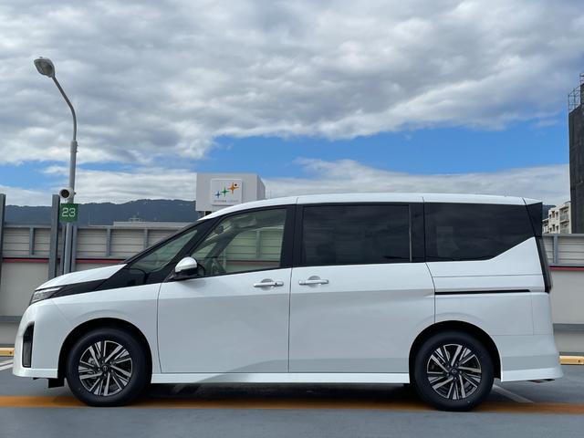 セレナ e-パワー ハイウェイスターV 新車 日産コネクトナビ アラウンドビューモニター ETC2.0 SOSコール ホットプラスパッケージ LEDヘッド 防水シート インテリジェントルームミラー プロパイロットパーキング ワイヤレス充電(12枚目)