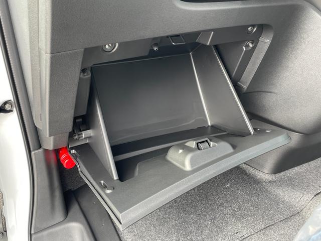 セレナ e-パワー ハイウェイスターV 新車 日産コネクトナビ アラウンドビューモニター ETC2.0 SOSコール ホットプラスパッケージ LEDヘッド 防水シート インテリジェントルームミラー プロパイロットパーキング ワイヤレス充電(58枚目)