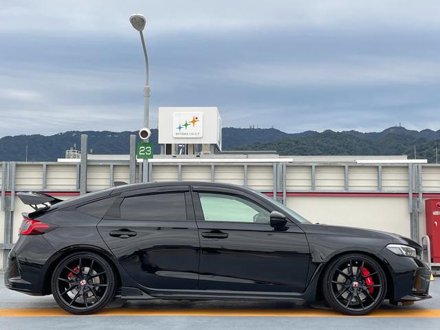 シビック タイプR ホンダセンシング フルLEDヘッドライト 19インチアルミホイール SPOONダウンサス スエードスポーツシート ホンダコネクトナビ フルセグTV バックカメラ ETC スマートキー(8枚目)