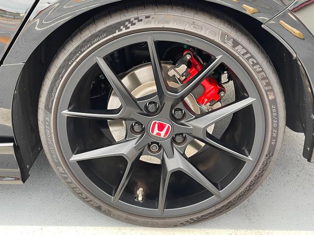 シビック タイプR ホンダセンシング フルLEDヘッドライト 19インチアルミホイール SPOONダウンサス スエードスポーツシート ホンダコネクトナビ フルセグTV バックカメラ ETC スマートキー(38枚目)