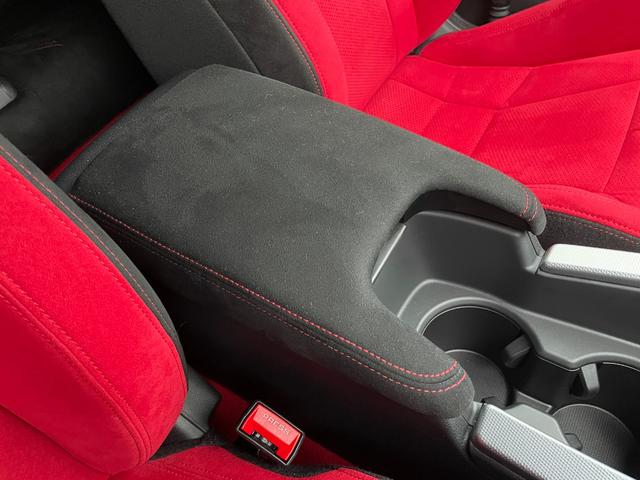 シビック タイプR ホンダセンシング フルLEDヘッドライト 19インチアルミホイール SPOONダウンサス スエードスポーツシート ホンダコネクトナビ フルセグTV バックカメラ ETC スマートキー(61枚目)