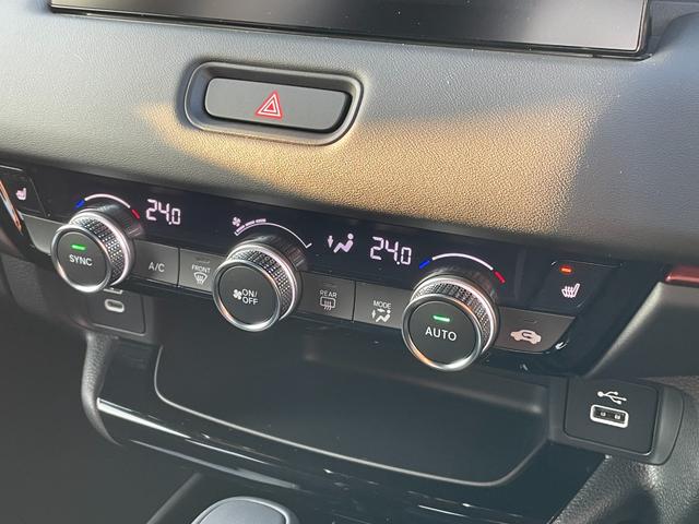 �}���`�r���[�J�����𑕔����Ă��܂���^�]�Ȃ��猩�Â炢�O�㍶�E���A�i�r��ʂ̉f���Ŋm�F�B���ʂ��̈��������_�⋷�����ł̂���Ⴂ�A���ԂȂǂ��T�|�[�g���܂��B