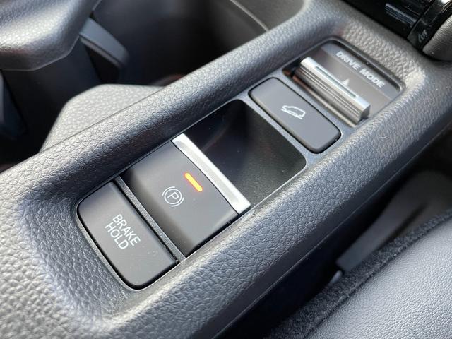 �^�]�ȁ�����ȃV�[�g�q�[�^�[�𑕔����Ă��܂���B�J�̓��⑁���Ȃǂ̗₦���ԓ��ł��A�V�[�g�̍��ʂ����߁A���K�ȉ^�]���T�|�[�g�B���x�͂R�i�K�Œ��߂��ł��܂��B