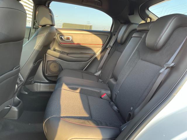 ����ȑ��̑������������ƍL�X���Ă���܂���T�C�h�̑������E���L�������炵���ǂ��̂ŁA�h���C�u���ɂ��O�̌i�F�𑶕��Ɋy���ގ����o���܂���