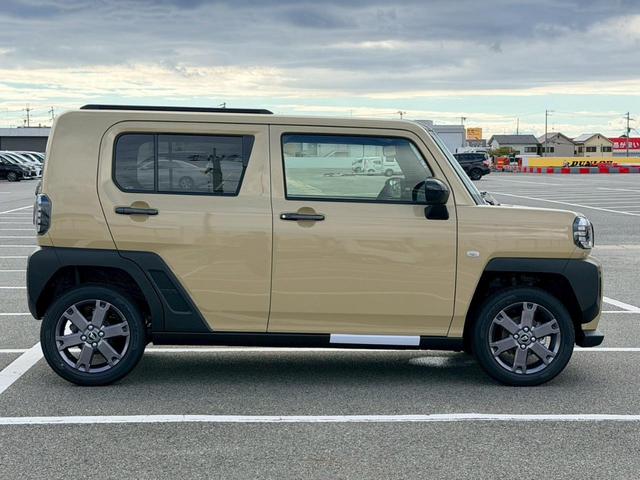 中古車・届出済未使用車を常時展示しております。お客様用大駐車場と店内にはキッズスペースもありますので、ご家族お揃いでのご来店をお待ちしております。