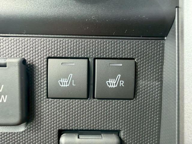 前席には両シート、シートヒーターが装備されており、冬場も快適にお乗り頂けますよ♪