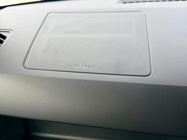 助手席にもエアーバッグが装備されてます！