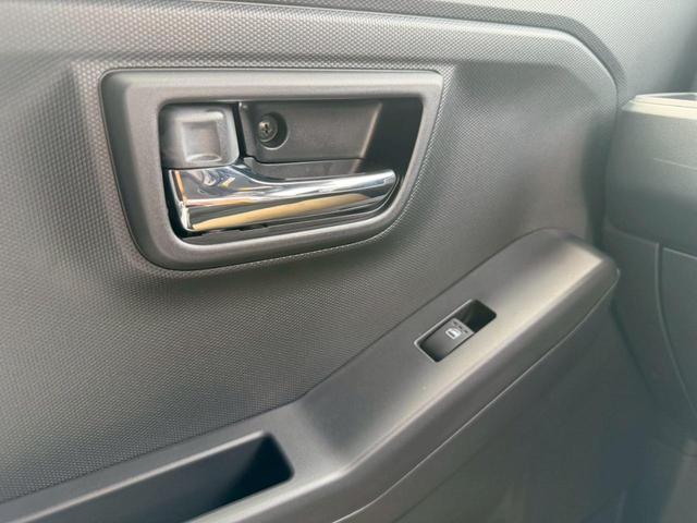 助手席側は助手席側のみ窓の操作が可能です！もちろんパワーウィンドウですよ♪