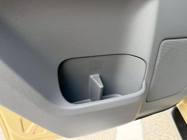 後部座席のドリンクホルダーです☆