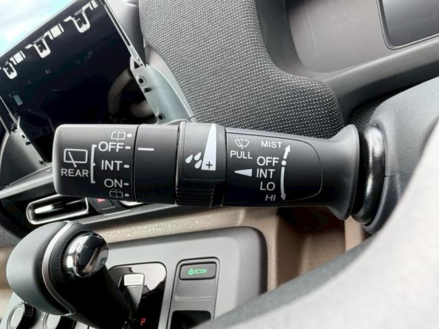 フリード ｅ：ＨＥＶエアー　ＥＸ　登録済未使用車　ホンダセンシング　両側パワースライドドア　スマートキー　プッシュスタート　運転席／助手席シートヒーター　ＬＥＤヘッドライト　リアクーラー　バックカメラ（36枚目）