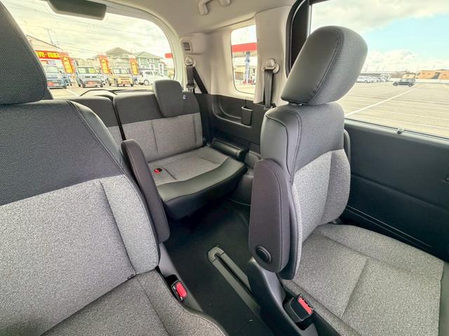 フリード ｅ：ＨＥＶエアー　ＥＸ　登録済未使用車　ホンダセンシング　両側パワースライドドア　スマートキー　プッシュスタート　運転席／助手席シートヒーター　ＬＥＤヘッドライト　リアクーラー　バックカメラ（64枚目）