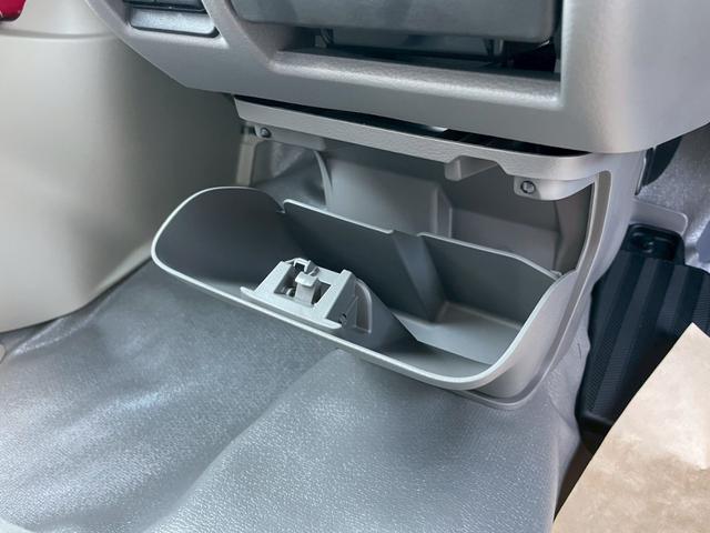 エブリイ PC 届出済未使用車 スズキセーフティサポート スライドドア キーレスエントリー オーバーヘッドシェルフ オートライト USB電源ソケット 純正セキュリティ フロントパワーウィンド(41枚目)