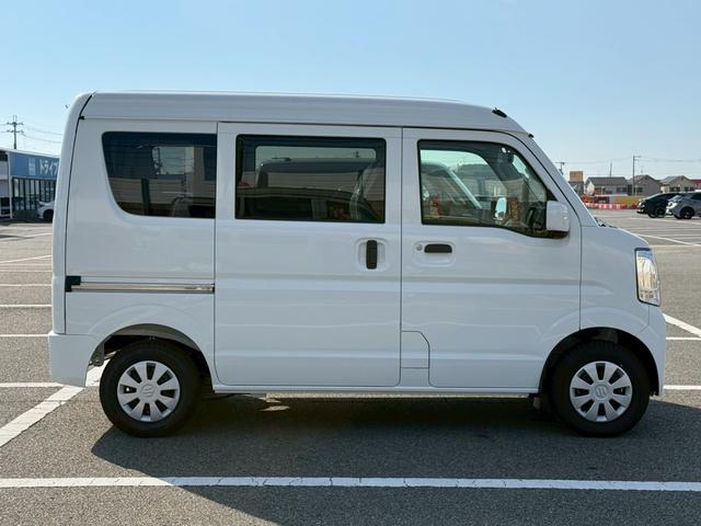 エブリイ PC 届出済未使用車 スズキセーフティサポート スライドドア キーレスエントリー オーバーヘッドシェルフ オートライト USB電源ソケット 純正セキュリティー フロントパワーウィンド(12枚目)