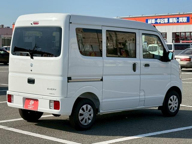 エブリイ PC 届出済未使用車 スズキセーフティサポート スライドドア キーレスエントリー オーバーヘッドシェルフ オートライト USB電源ソケット 純正セキュリティー フロントパワーウィンド(13枚目)