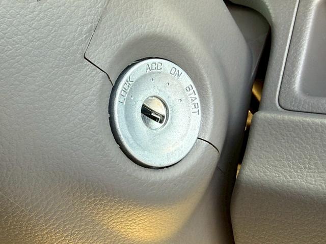 エブリイ PC 届出済未使用車 スズキセーフティサポート スライドドア キーレスエントリー オーバーヘッドシェルフ オートライト USB電源ソケット 純正セキュリティー フロントパワーウィンド(28枚目)