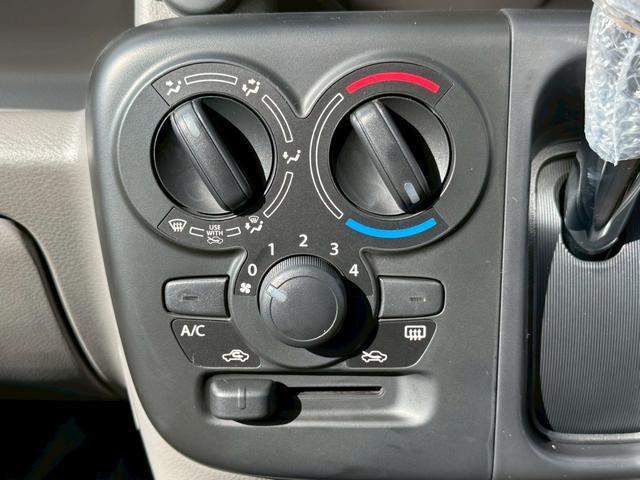 エブリイ PC 届出済未使用車 スズキセーフティサポート スライドドア キーレスエントリー オーバーヘッドシェルフ オートライト USB電源ソケット 純正セキュリティー フロントパワーウィンド(39枚目)