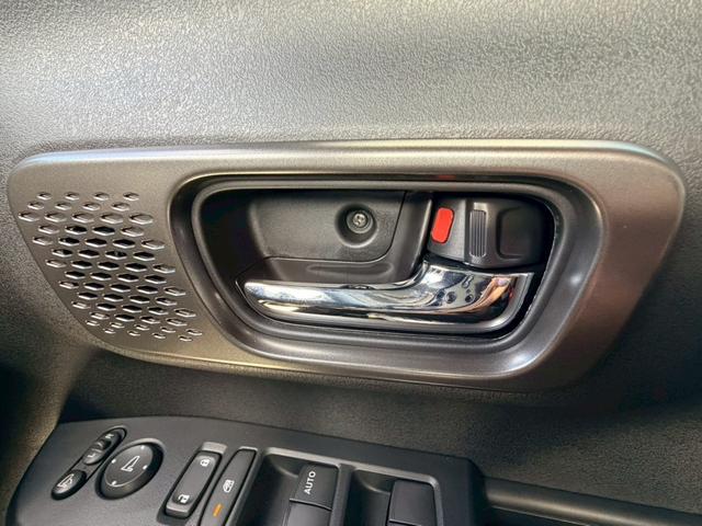 N-BOXカスタム ベースグレード 届出済未使用車 ホンダセンシング 片側パワースライドドア 電動パーキングブレーキ ブレーキホールド シートヒーター スマートキー LEDヘッドライト プッシュスタート オートリトラミラー(41枚目)