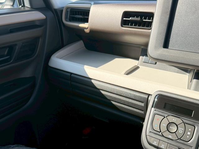 スペーシア ハイブリッドＧ　届出済未使用車　スズキセーフティサポート　ＬＥＤヘッドライト　両側スライドドア　　スマートキー　プッシュスタート　ステアリングリモコン　オートエアコン　パワーウィンドウ（37枚目）