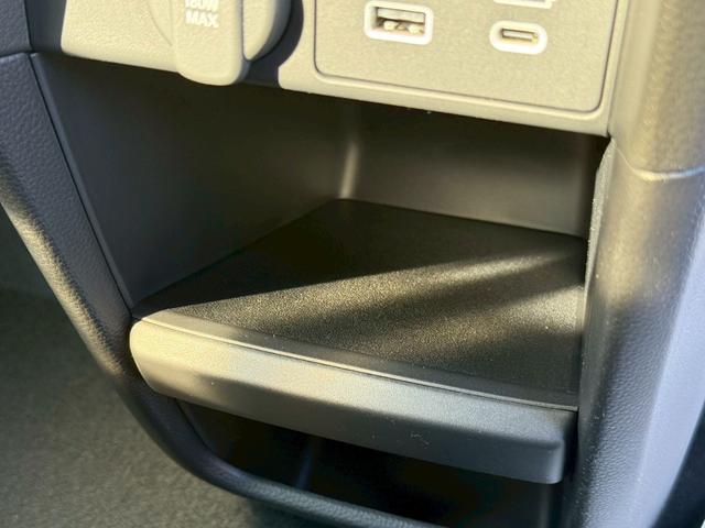 �V�K�[�\�P�b�g�̉��ɂ�������Ƃ��������u������������Ă��܂�