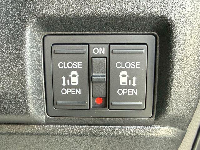 �����p���[�X���C�h�h�A�ɂȂ��Ă��܂���^�]�Ȃ���̓X�C�b�`�������ƊJ���邱�Ƃ��o���܂�