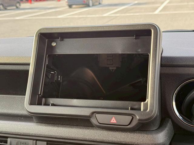 �I�[�f�B�I���X�̏�Ԃł��B�I�[�g�o�b�N�X�Ȃ�݌ɂ̃i�r�Q�[�V�������炨�D���Ȃ��̂�I��ł��������܂���������񉽂ɂ����炢�����킩��Ȃ���Γ��X�X�^�b�t�ł������o���܂����