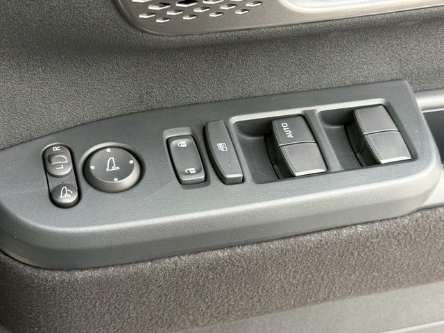 �S�ȃp���[�E�B���h�E�ɂȂ��Ă��܂��I�^�]�Ȃ���͑S�Ȃ̑��̑��삪�\�ł�