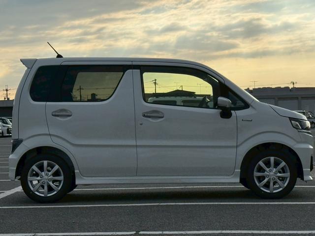 ワゴンＲカスタムＺ ハイブリッドＺＸ　届出済未使用車　スズキセーフティサポート　ＬＥＤヘッドライト　アダプティブクルーズコントロール　運転席シートヒーター　スマートキー　プッシュスタート（12枚目）
